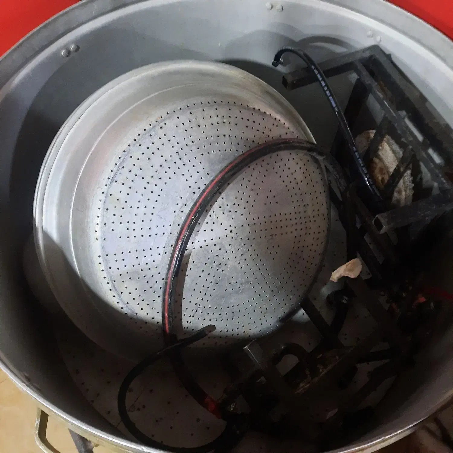 دیگ ارتشی بزرگ|ظروف پختوپز|مریوان, |دیوار