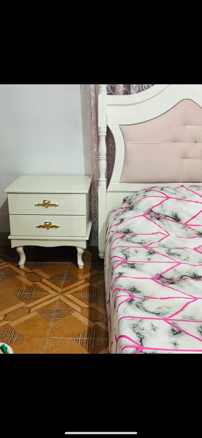 سرویس خواب|تخت و سرویس خواب|رشت, نیروی دریایی|دیوار