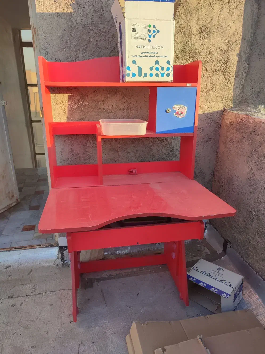 میز تحریر بهمراه صندلی کودک|اسباب و اثاث بچه|بیرجند, |دیوار