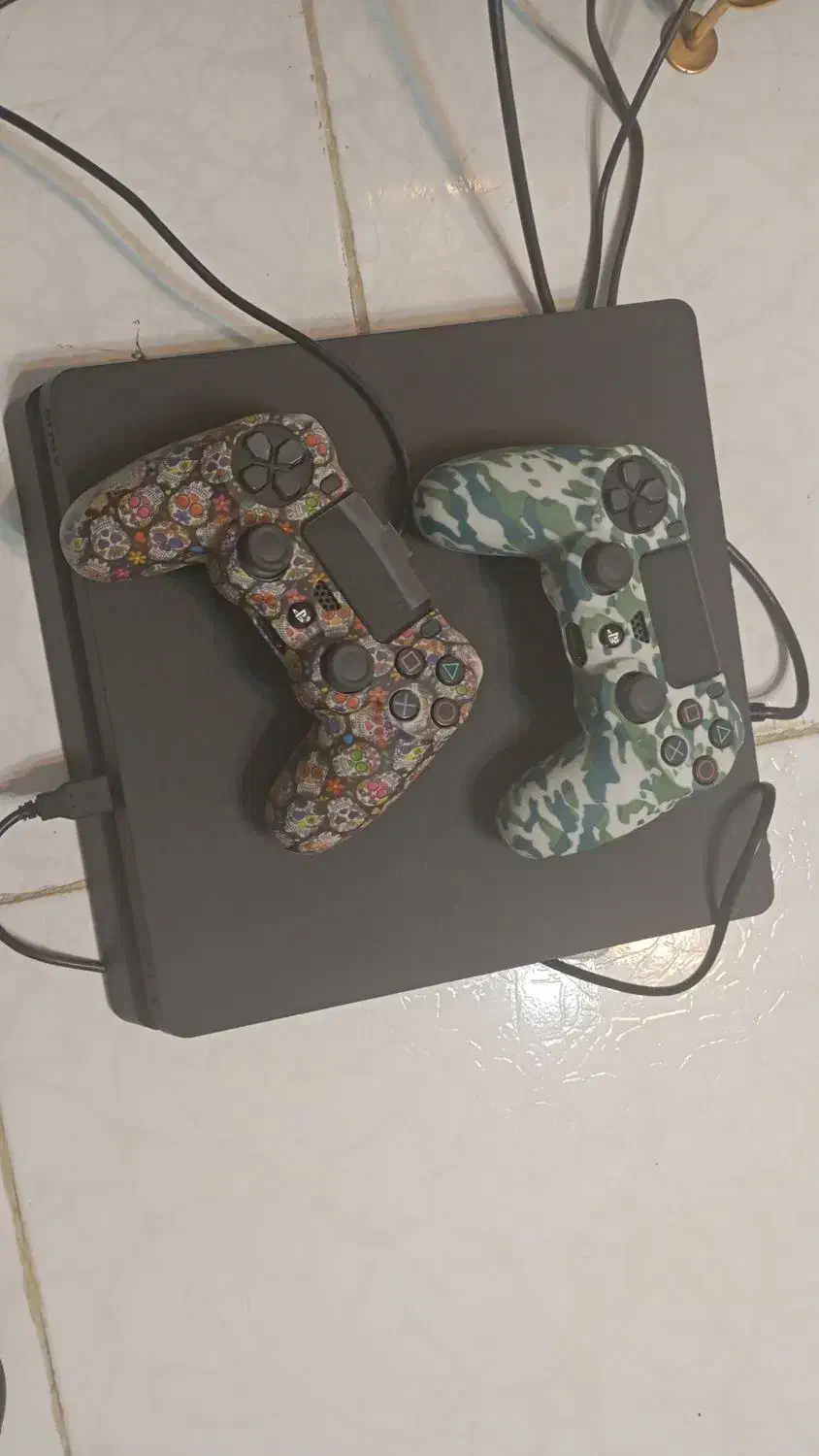 ps4 یک ترا در حد آکبند فول بازی سه دسته|کنسول، بازی ویدئویی و آنلاین|کرج, باغستان|دیوار
