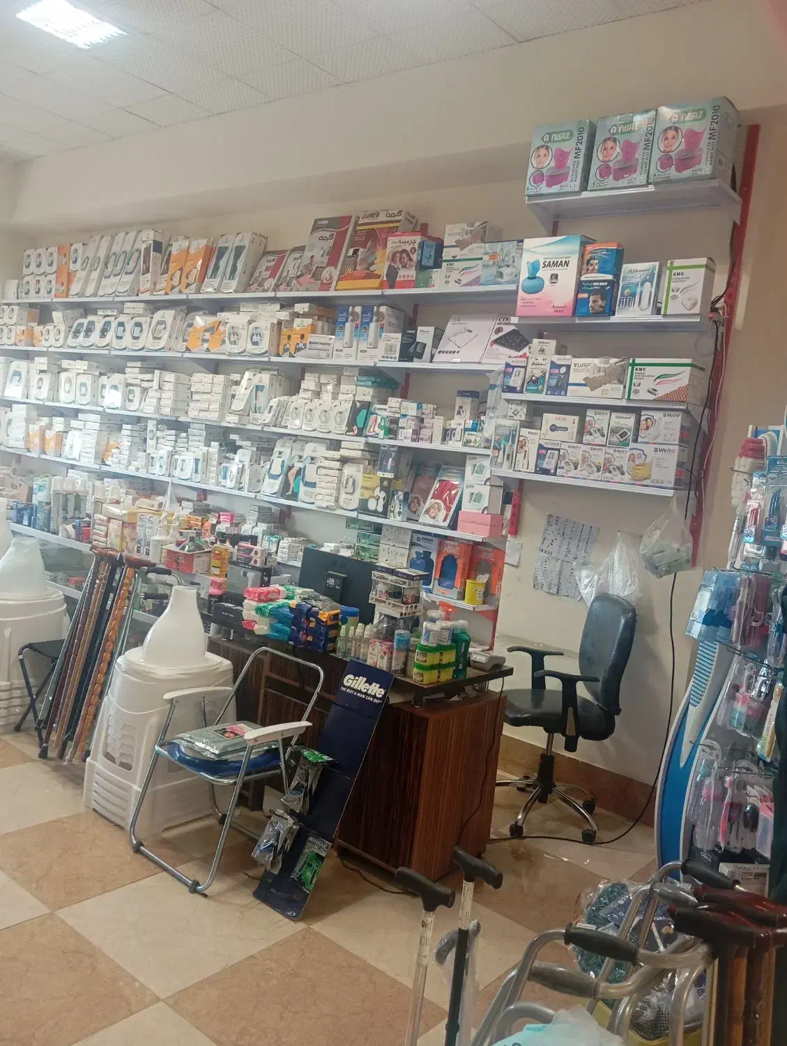 تخت بیمار معاینه و ویلچر و لوازم پزشکی ارتوپدی|پزشکی|اردبیل, |دیوار