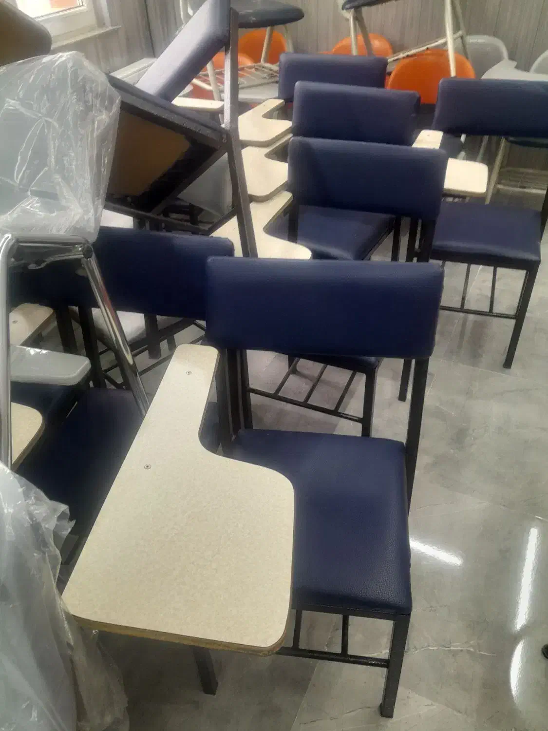 صندلی تکنفره دسته دار|صندلی و نیمکت|زنجان, |دیوار