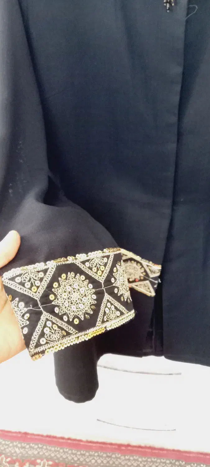 مانتو|لباس|قم, وادی السلام|دیوار