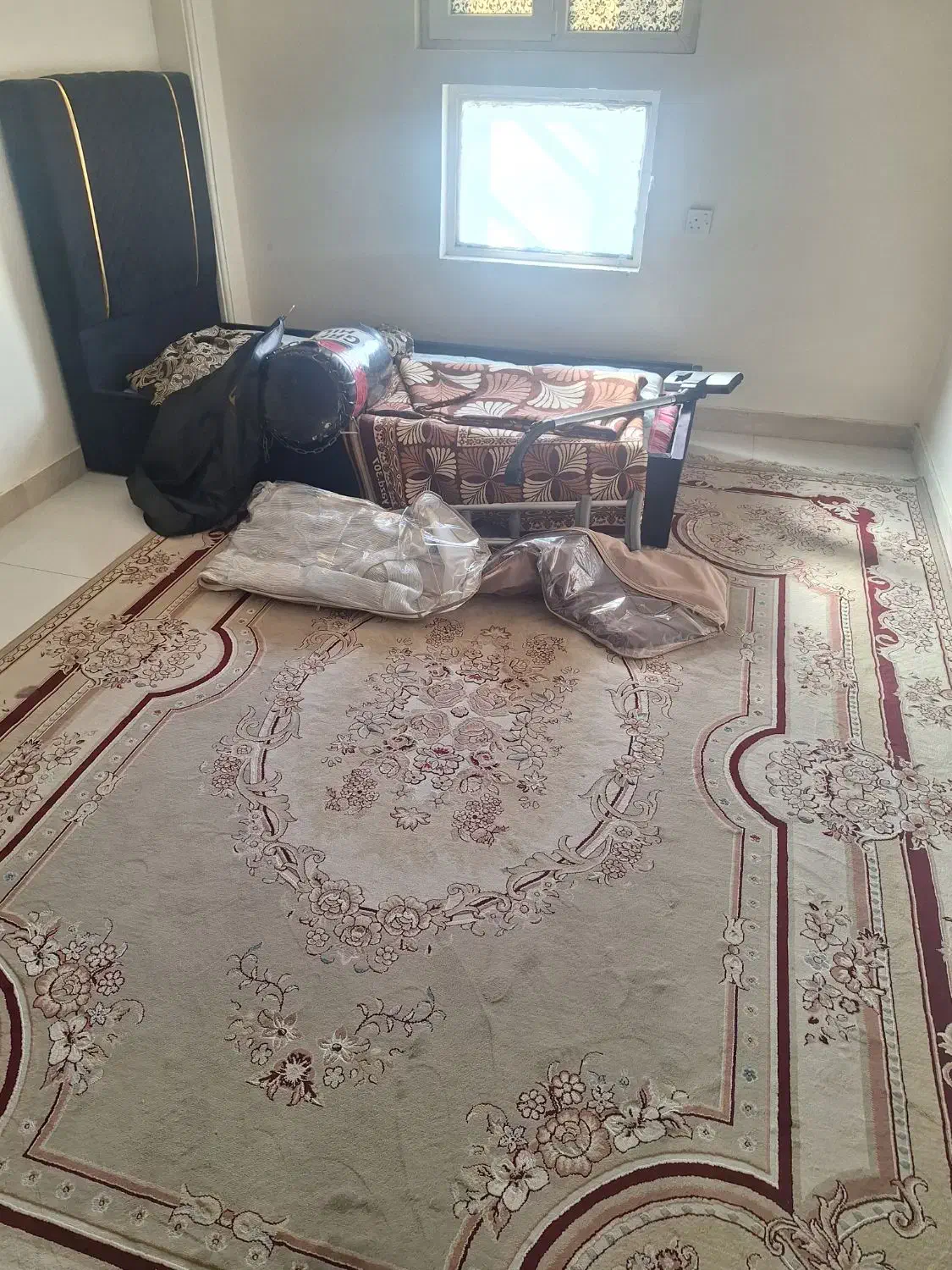 فروش فوریه تمام وسایل در تصویر|فرش|اهواز, سپیدار|دیوار
