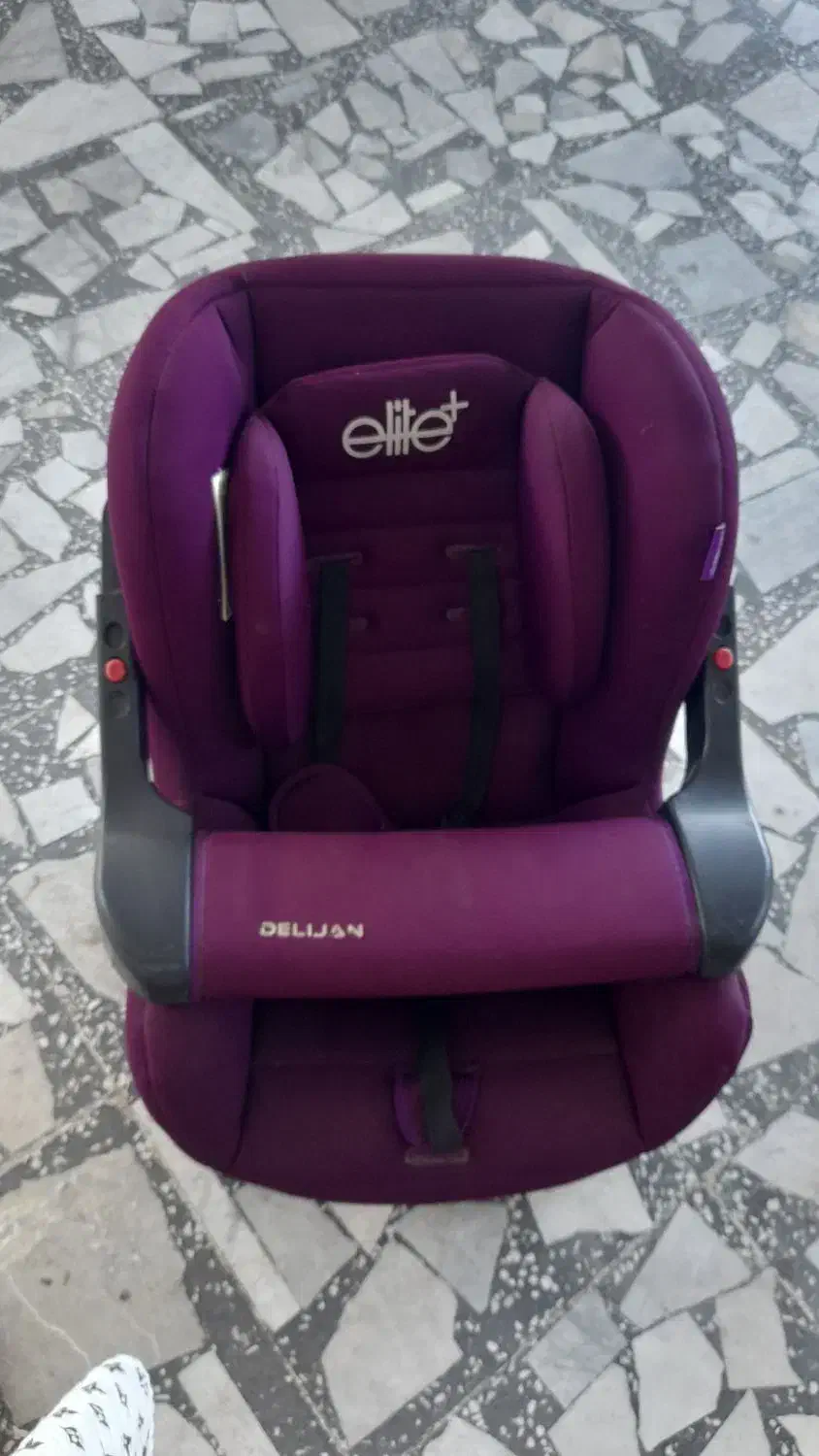 صندلی کودک|اسباب و اثاث بچه|صومعه‌سرا, |دیوار