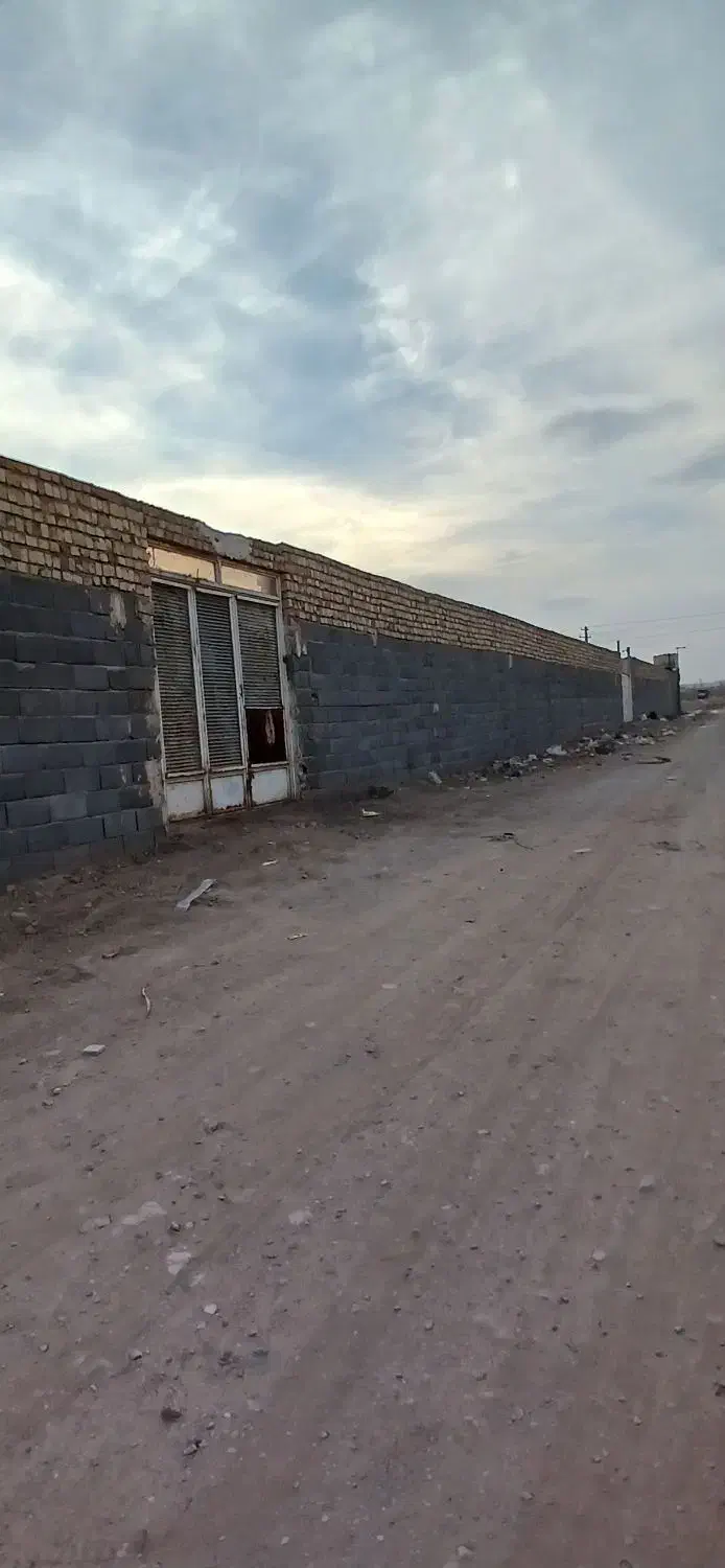 چهاردیواری ۲۰۰ متری همراه سوله ۷۰ متری|فروش دفتر صنعتی، کشاورزی، تجاری|ساوه, |دیوار