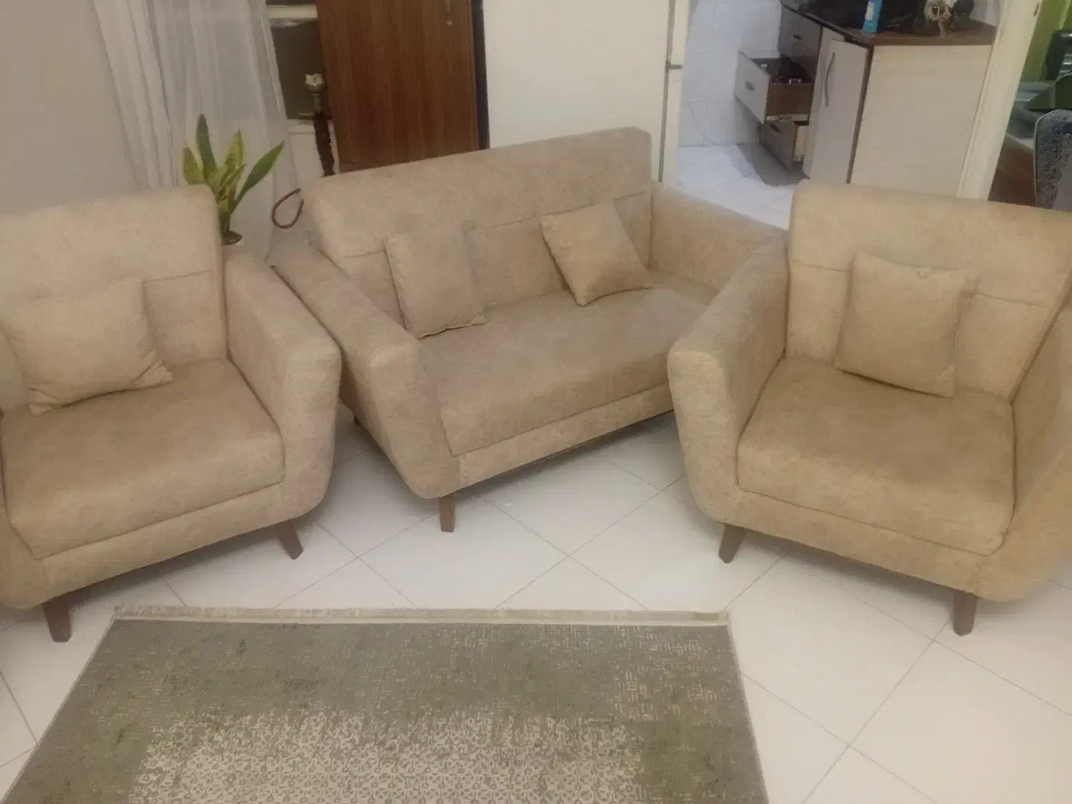 مبل راحتی ۷ نفره دو نفره و دوتا تک و سه نفر|مبلمان خانگی و میز عسلی|تهران, هفده شهریور|دیوار