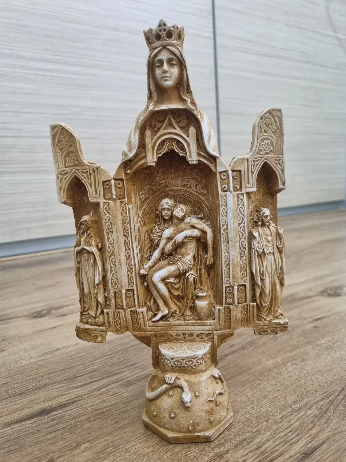 مجسمه|مجسمه، تندیس، ماکت|تبریز, |دیوار