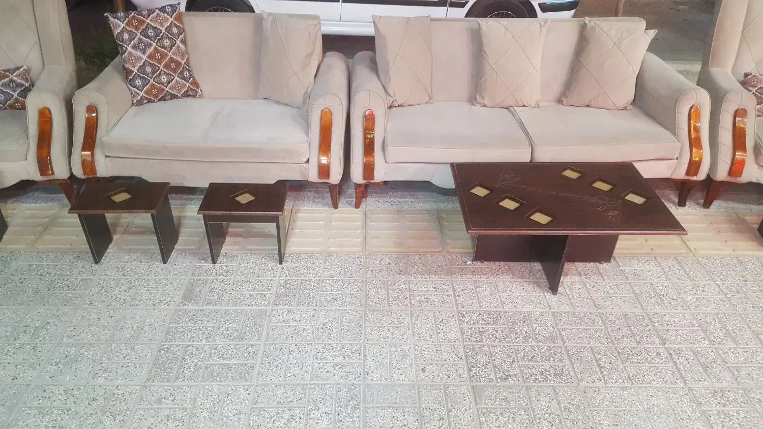 مبل ۷نفره راحتی درحدنو|مبلمان خانگی و میز عسلی|اصفهان, شیخ اشراق|دیوار