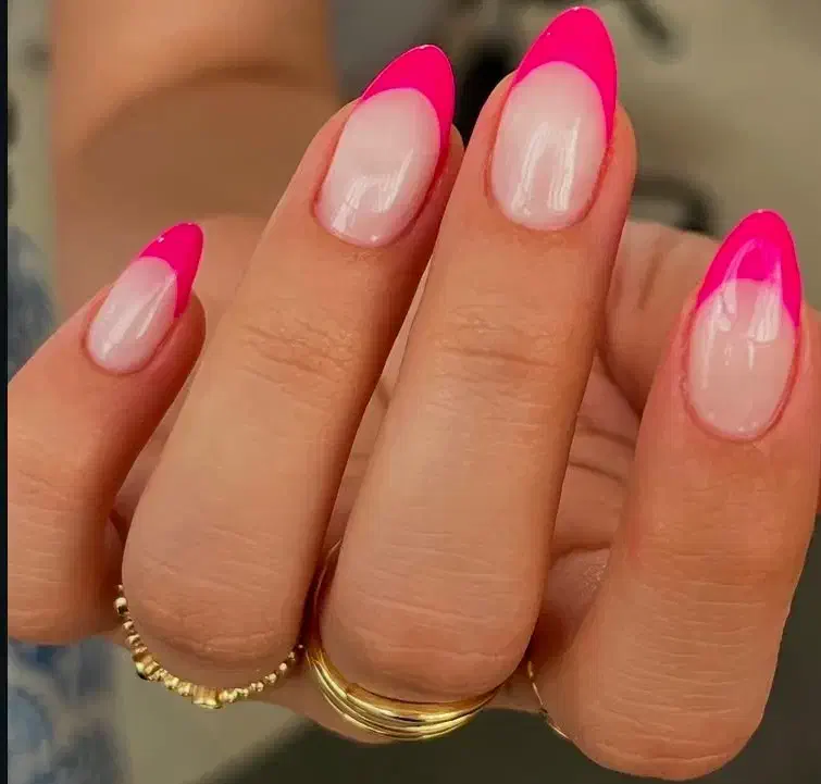 کاشت و ترمیم ناخن لاک ژل،|خدمات آرایشگری و زیبایی|ارومیه, |دیوار