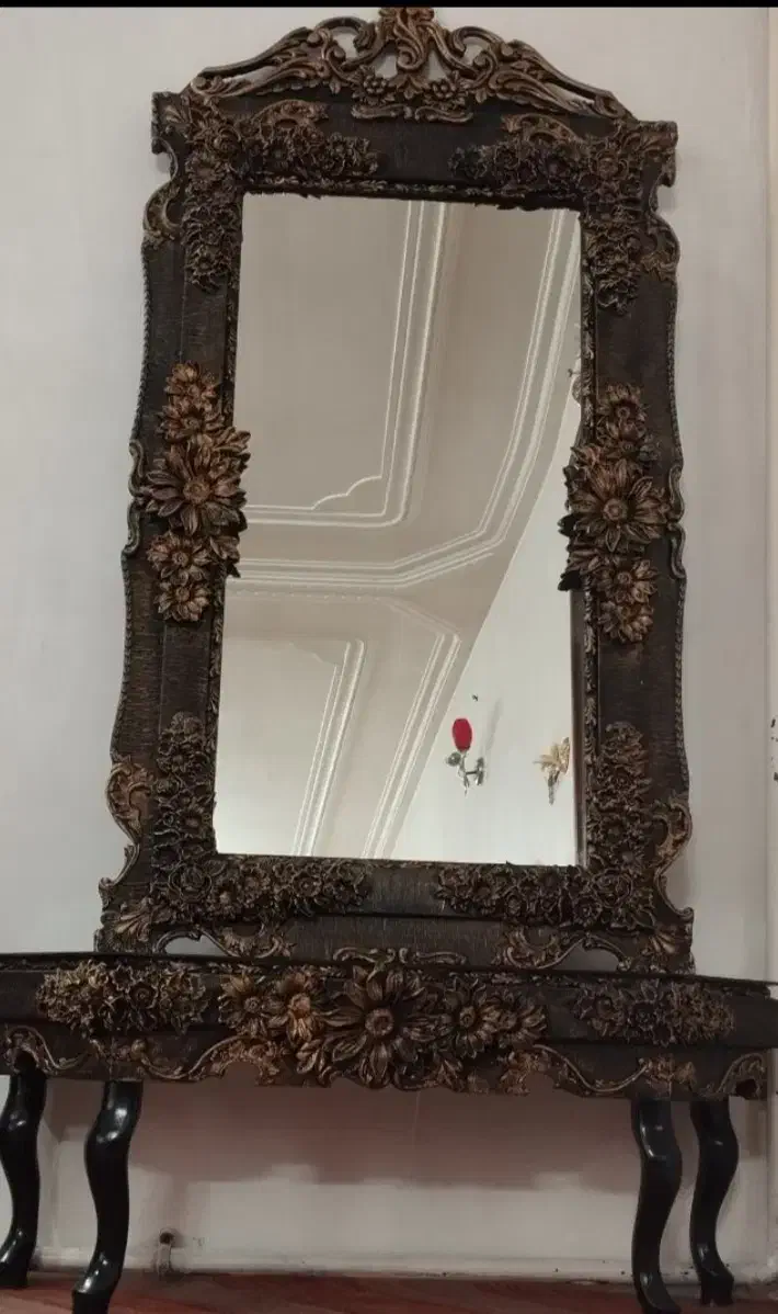 آینه|آینه|سراب, |دیوار