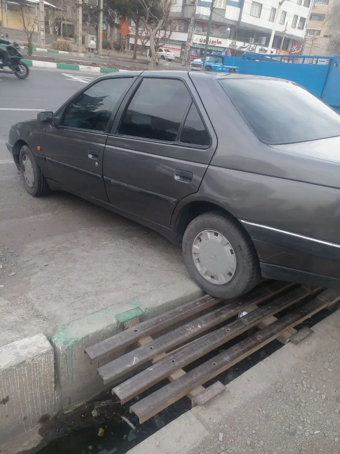 پژو ۴۰۵|خودرو سواری و وانت|محمدشهر, همایون ویلا|دیوار