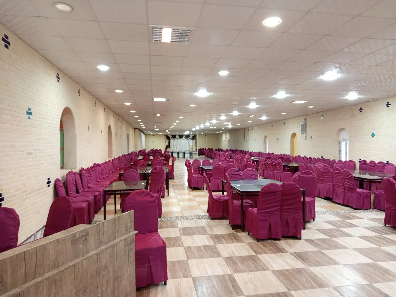 تالار پاسارگاد به فروش می رسد|خدمات پذیرایی، مراسم|بافت, |دیوار