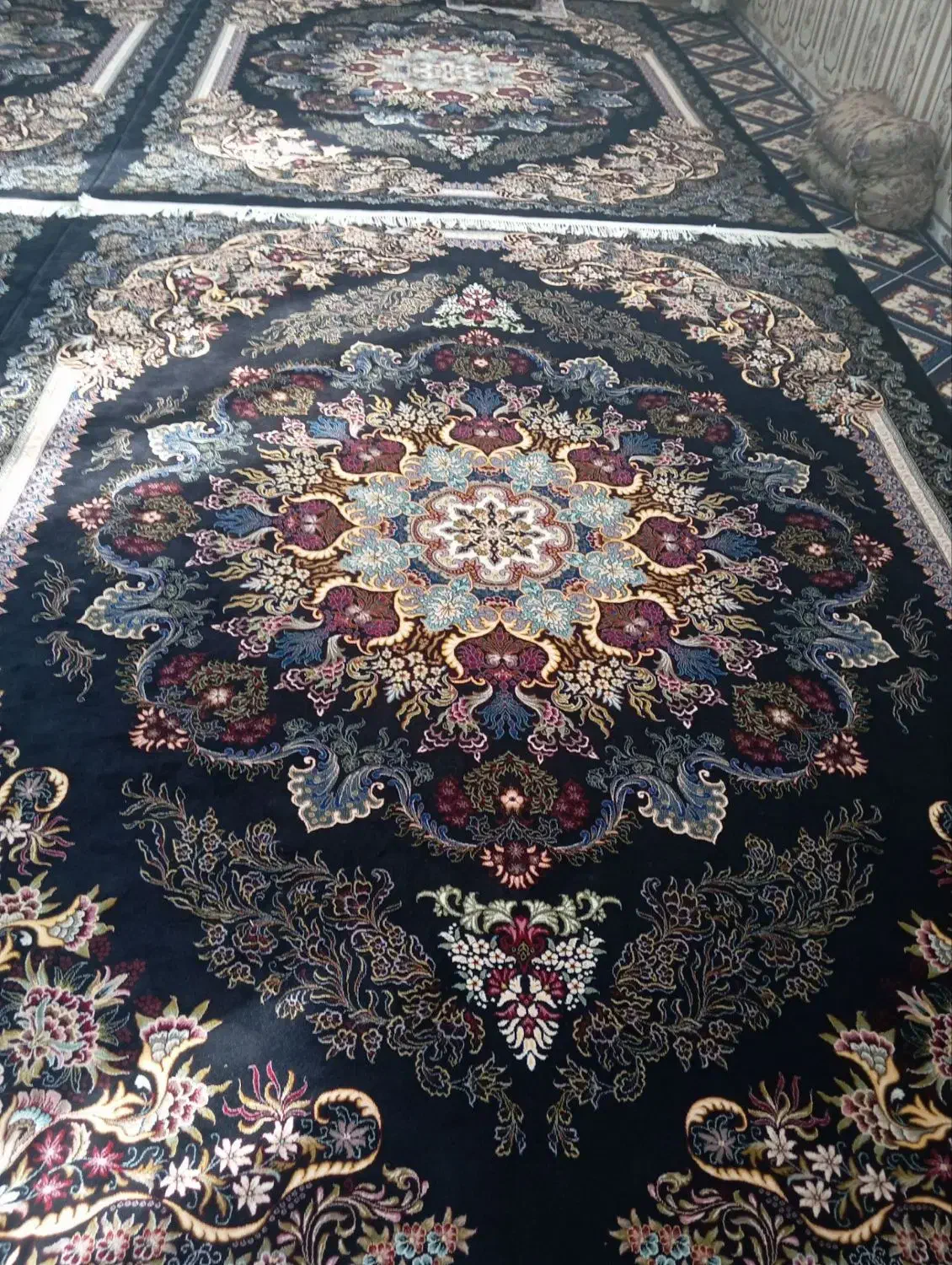 ۴ عدد فرش نه متری  ۷۰۰ شانه سنگین وزن نخ اصلی|فرش|هرسین, |دیوار