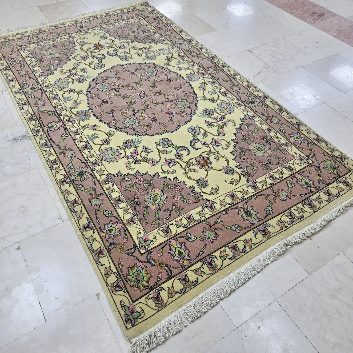 فرش دستباف سایز قالیچه گل ابریشم|فرش|تهران, ونک|دیوار