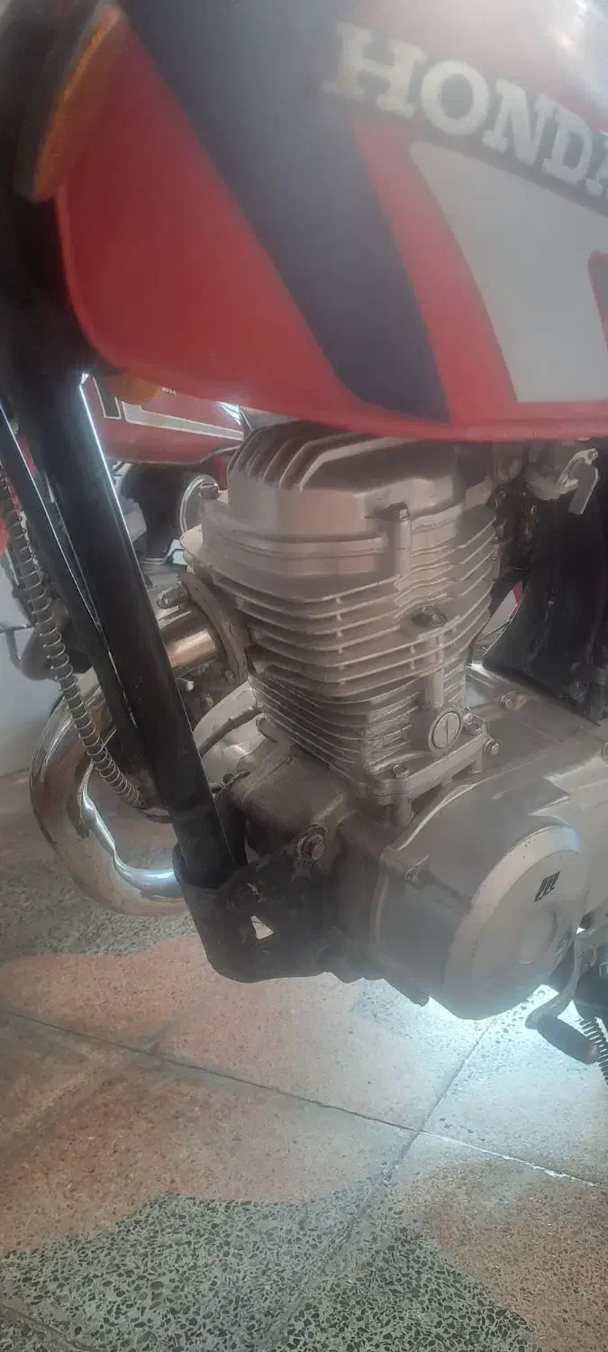 هندا ۱۲۵ تازه تعمیر|موتورسیکلت|شهرکرد, |دیوار