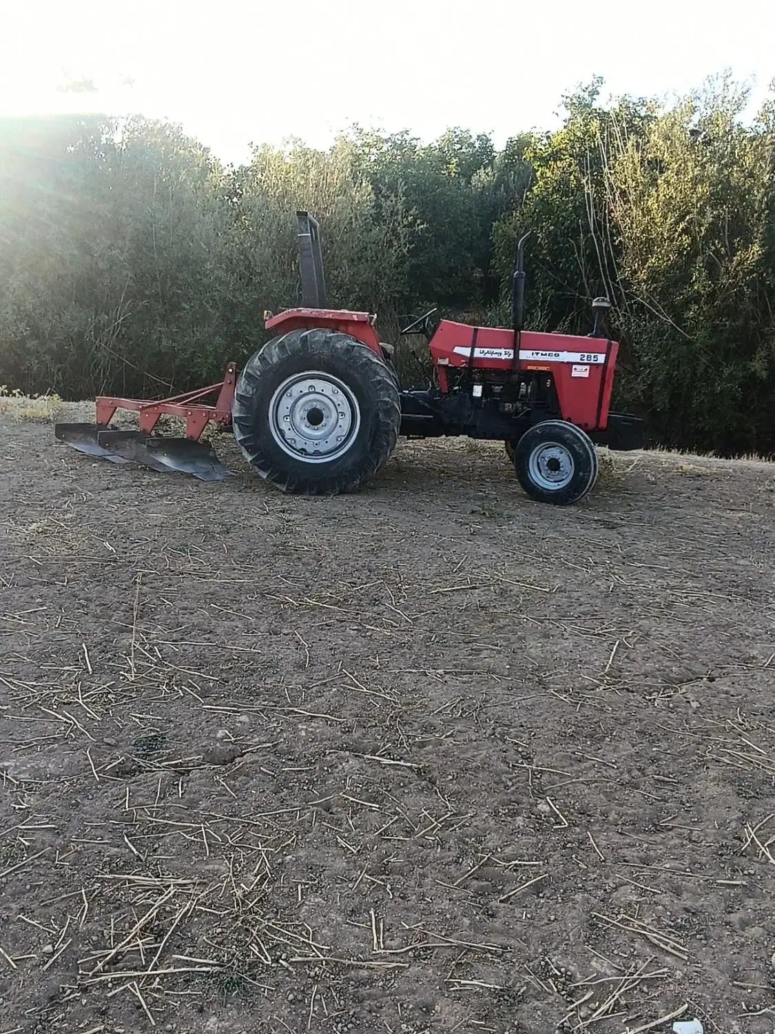 شخم با سه گلا و شیش گلا و کود حیوانی درجه یک|خدمات باغبانی و درختکاری|نورآباد, |دیوار