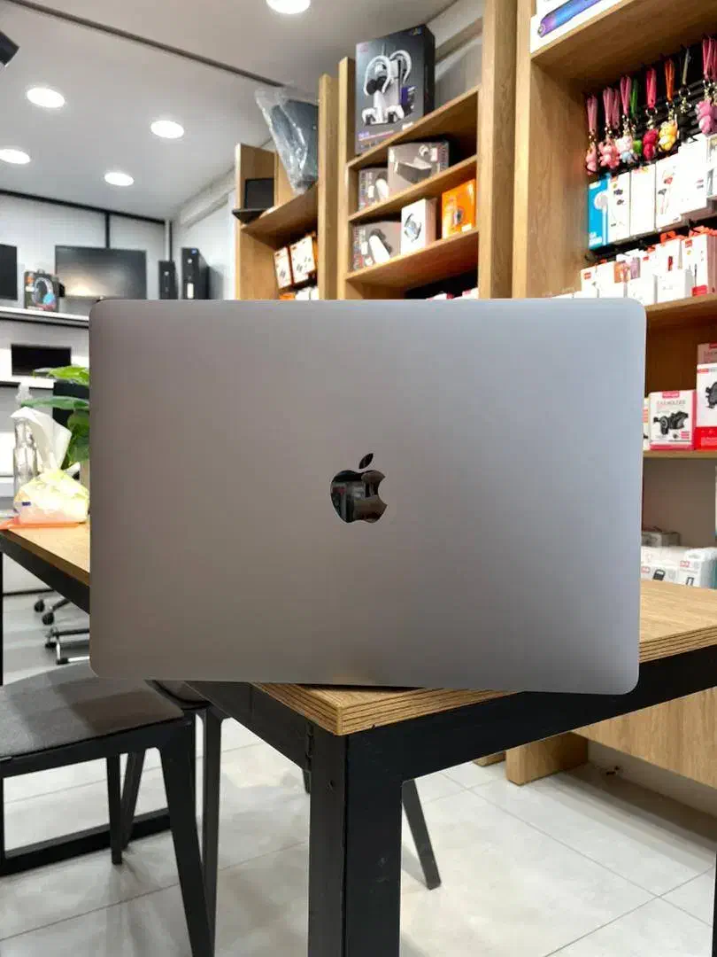 MacBook Pro 2020 - تاچ بار - i7 - 16g|رایانه همراه|قزوین, |دیوار