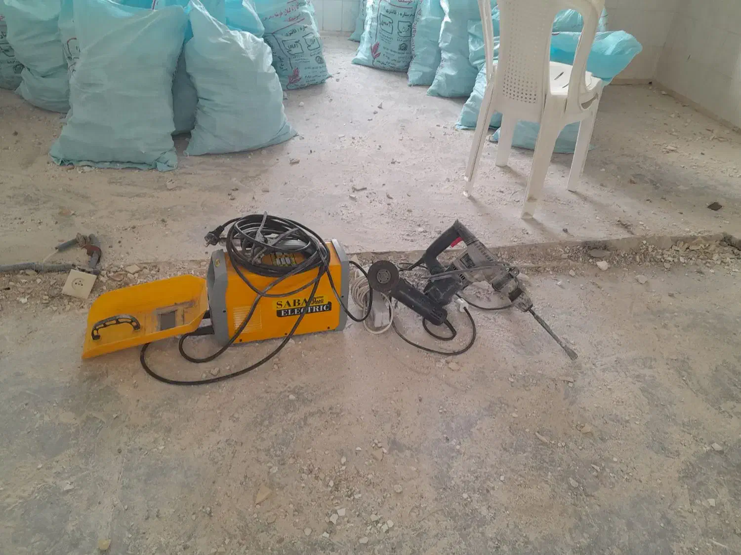 تخریب. .جمع آوری.خرده کاری و۰۰۰|خدمات پیشه و مهارت|لاهیجان, طالقانی|دیوار