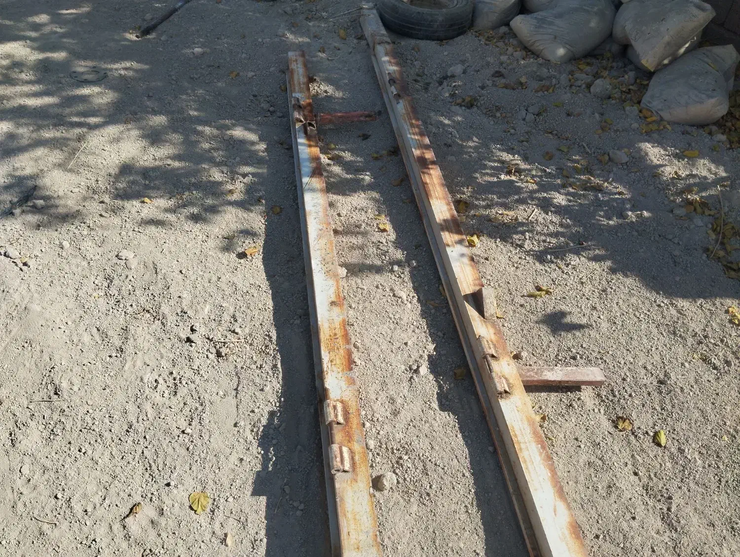 در باغ شهری یا گاراژ|مصالح و تجهیزات ساختمان|بانش, |دیوار