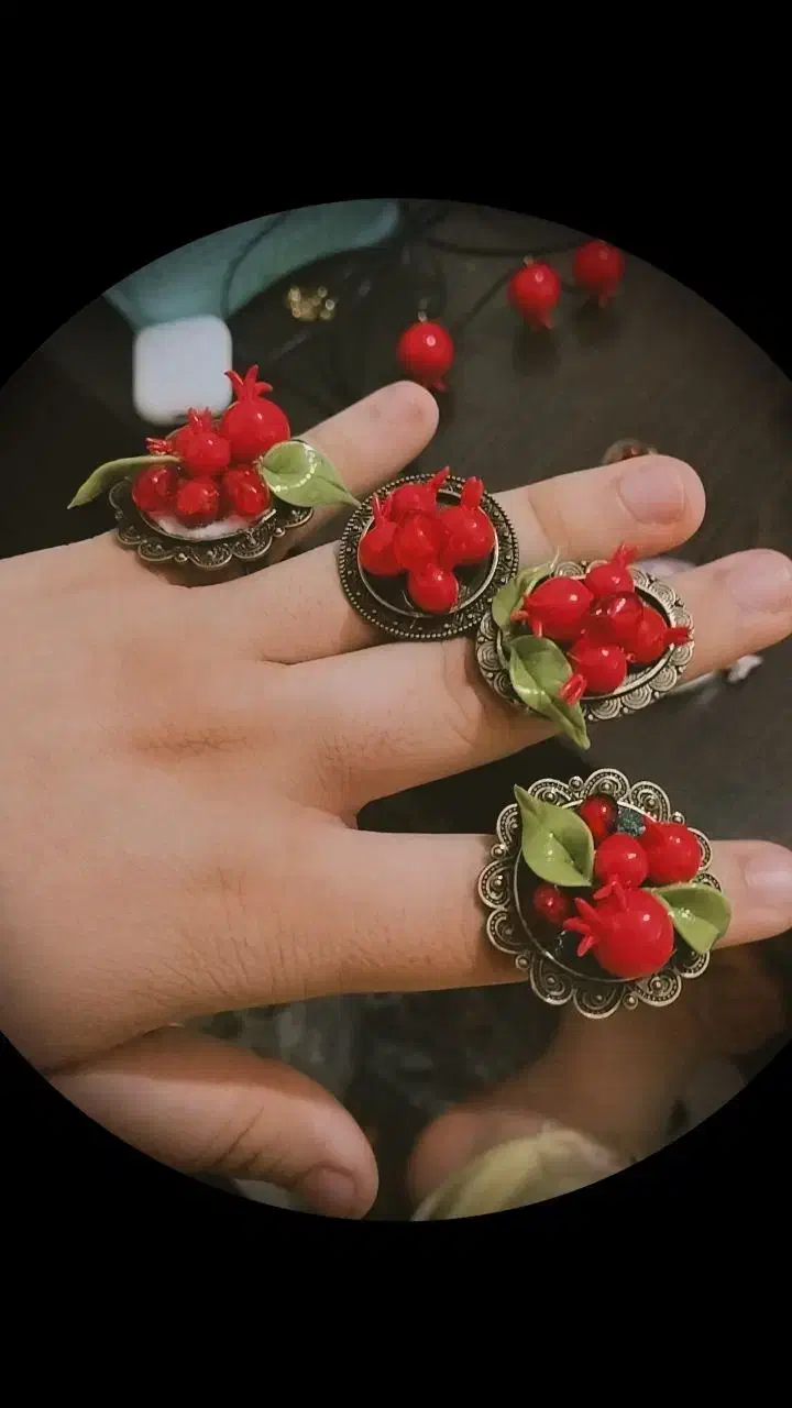 اکسسوری|زیورآلات و اکسسوری|ری, شهادت|دیوار