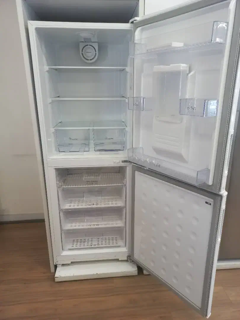 یخچال پایین فریزر ۲۴ فوت اسنوا|یخچال و فریزر|زرقان, |دیوار