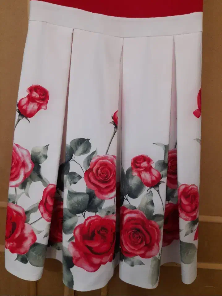 لباس مناسب شب یلدا|لباس|گناباد, |دیوار