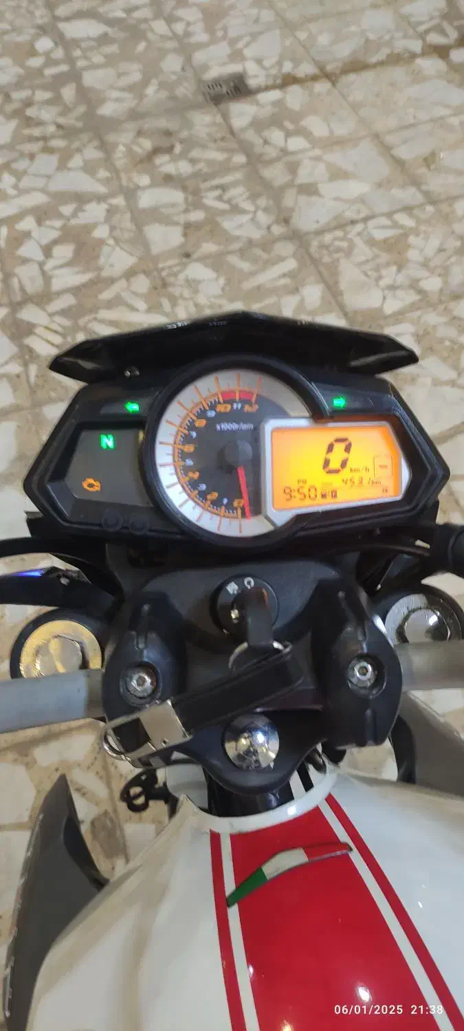 بنلی تی ان تی ۱۵۰ سفید قرمز|موتورسیکلت|رشت, هلال احمر|دیوار