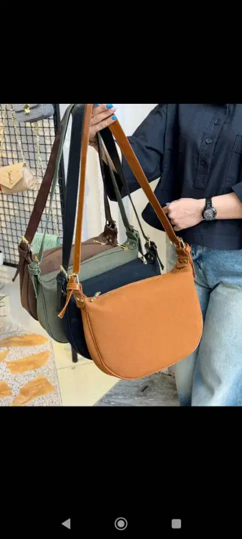 گالری شاهپسند|کیف، کفش، کمربند|الیگودرز, |دیوار