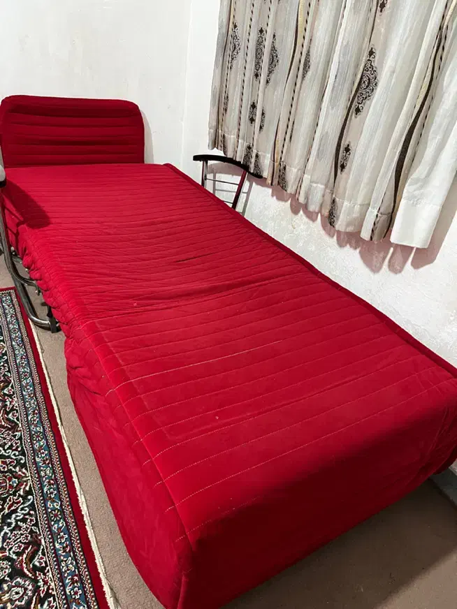 تخت خوابشو|تخت و سرویس خواب|رشت, پیرکلاچای|دیوار