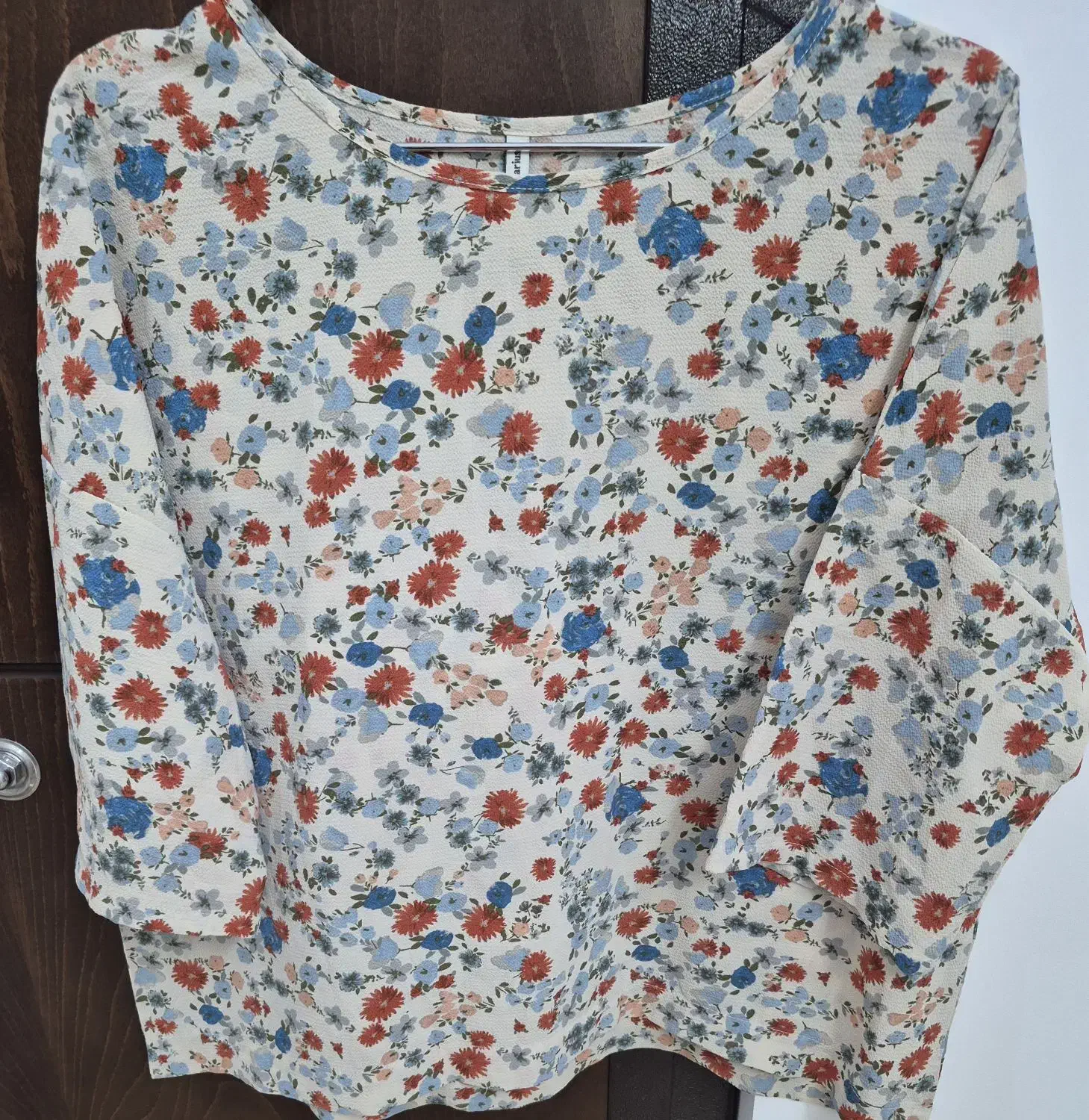 شومیزمجلسی|لباس|کاشان, دانش|دیوار