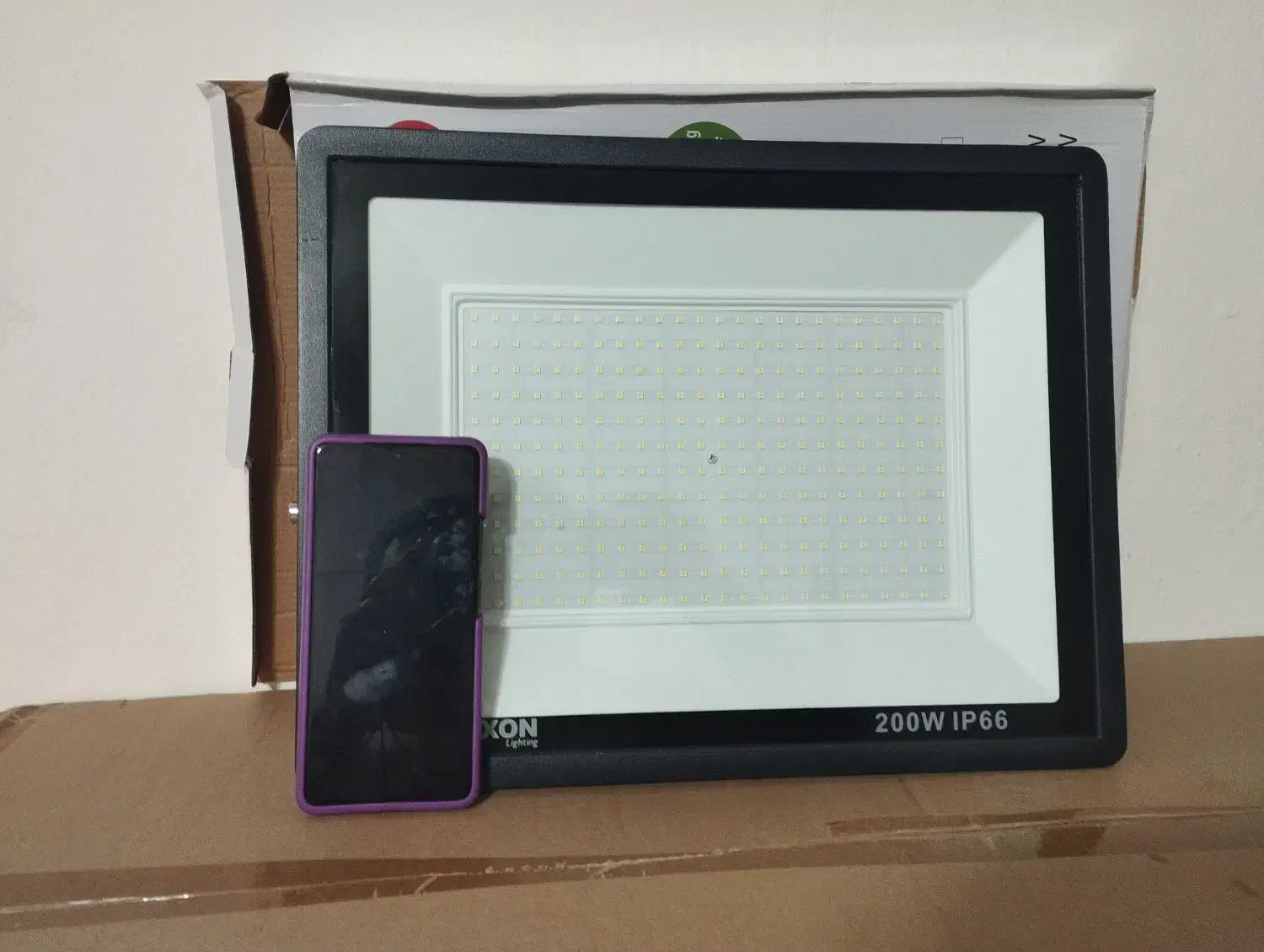 پروژکتور ۲۰۰ وات بزرگ|لامپ و چراغ|کنارک, |دیوار