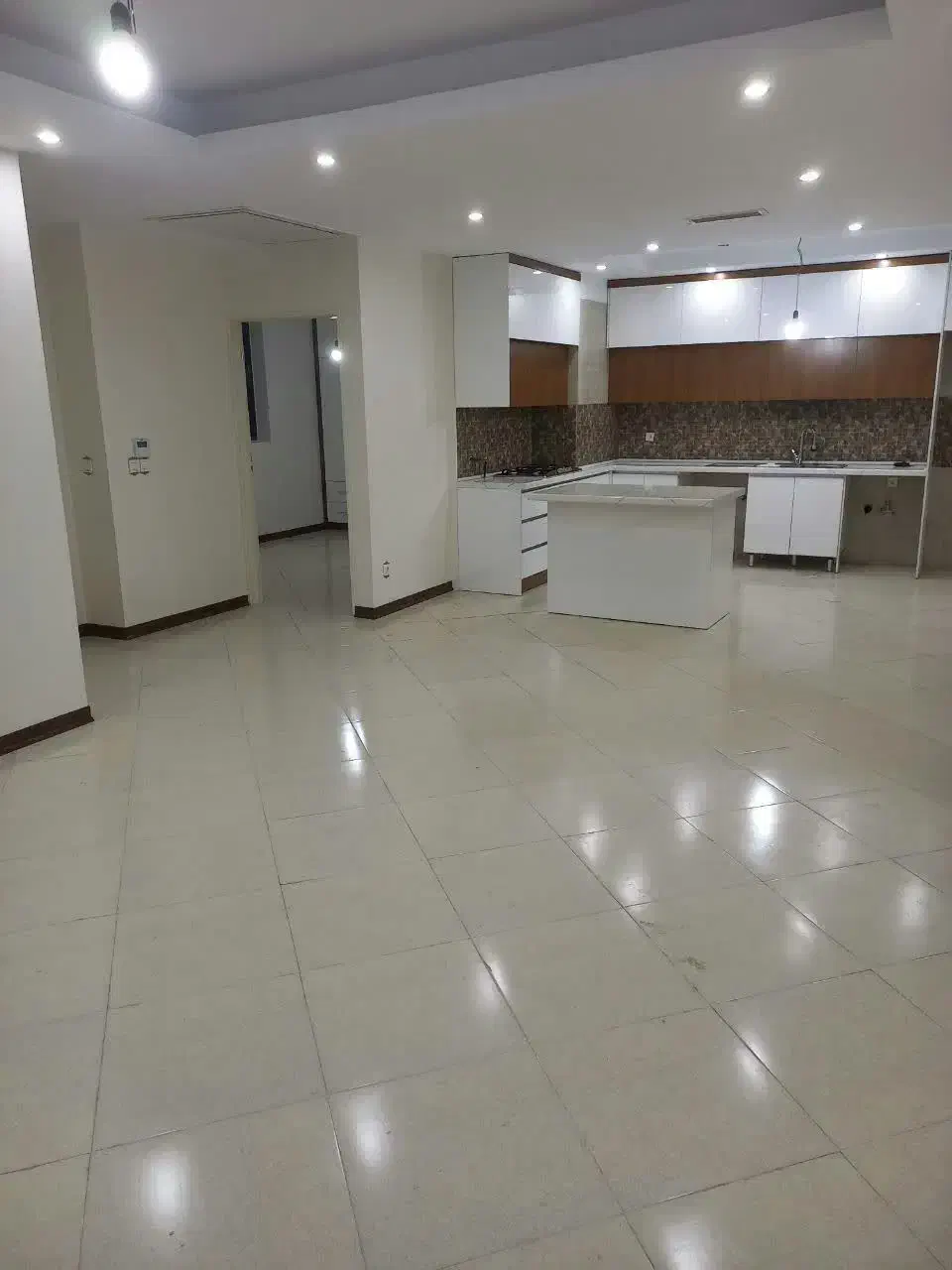 آپارتمان 108متر 2خواب جنوبی ردیف اول شهرک خرازی