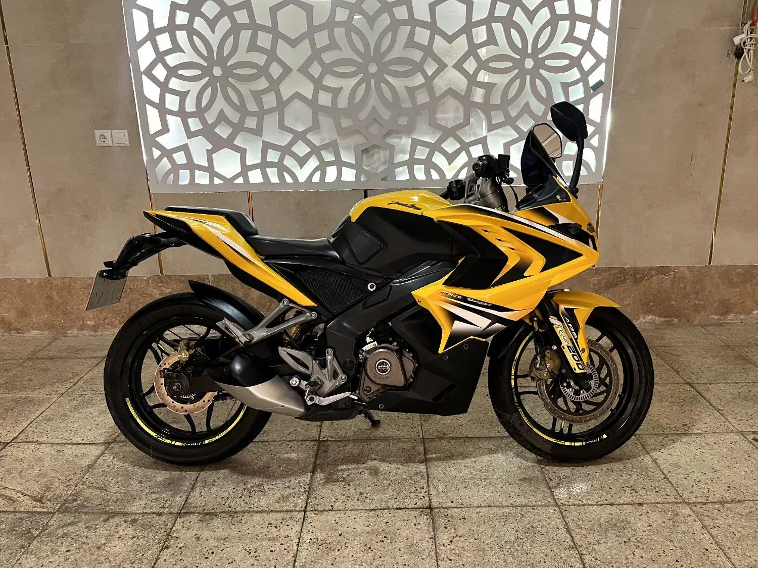 RS200|موتورسیکلت|اراک, |دیوار