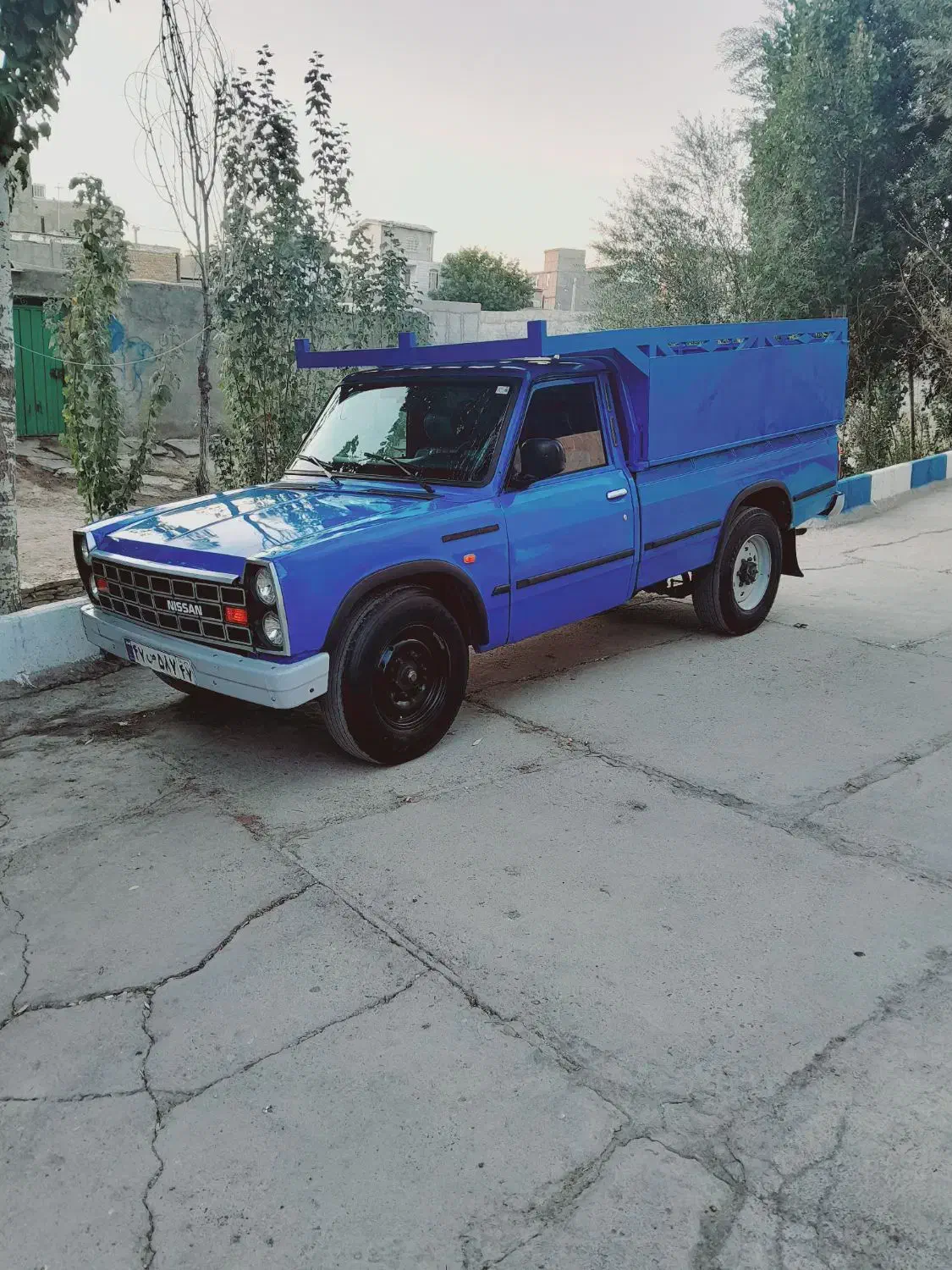 نیسان دیزل|خودرو سواری و وانت|بروجرد, |دیوار