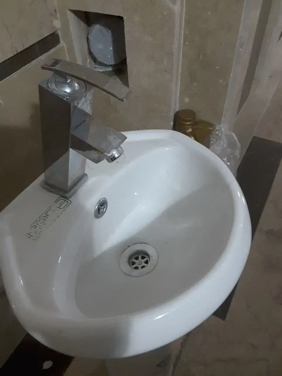 روشویی همراه با شیر اهرمی در حد نو|لوازم سرویس بهداشتی|اسلامشهر, شهرک مهدیه|دیوار