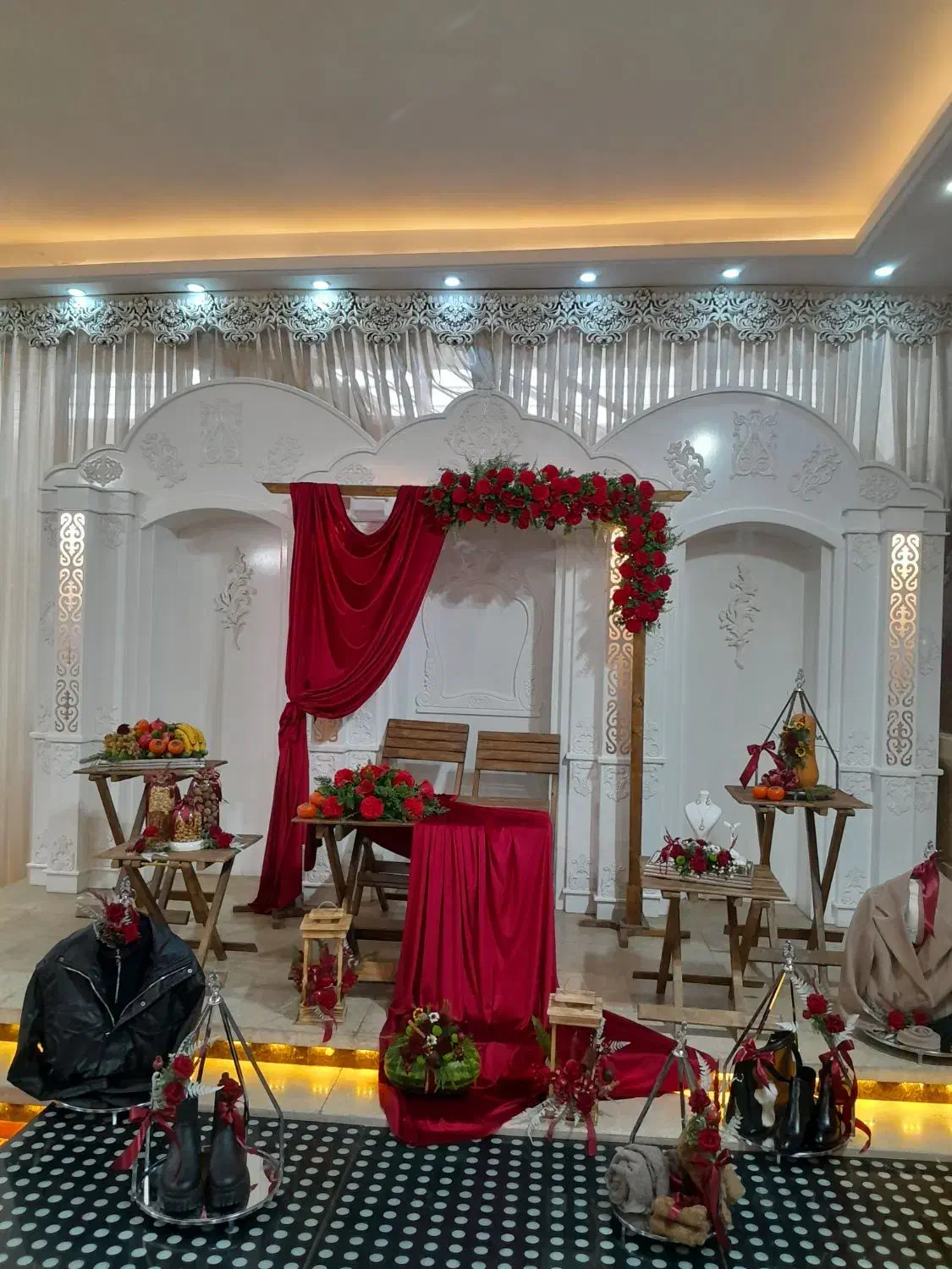 دیزاین یلدا،گل آرایی  ظروف یلدا  میوه آرایی یلدا و|خدمات پذیرایی، مراسم|نیشابور, هفده شهریور|دیوار