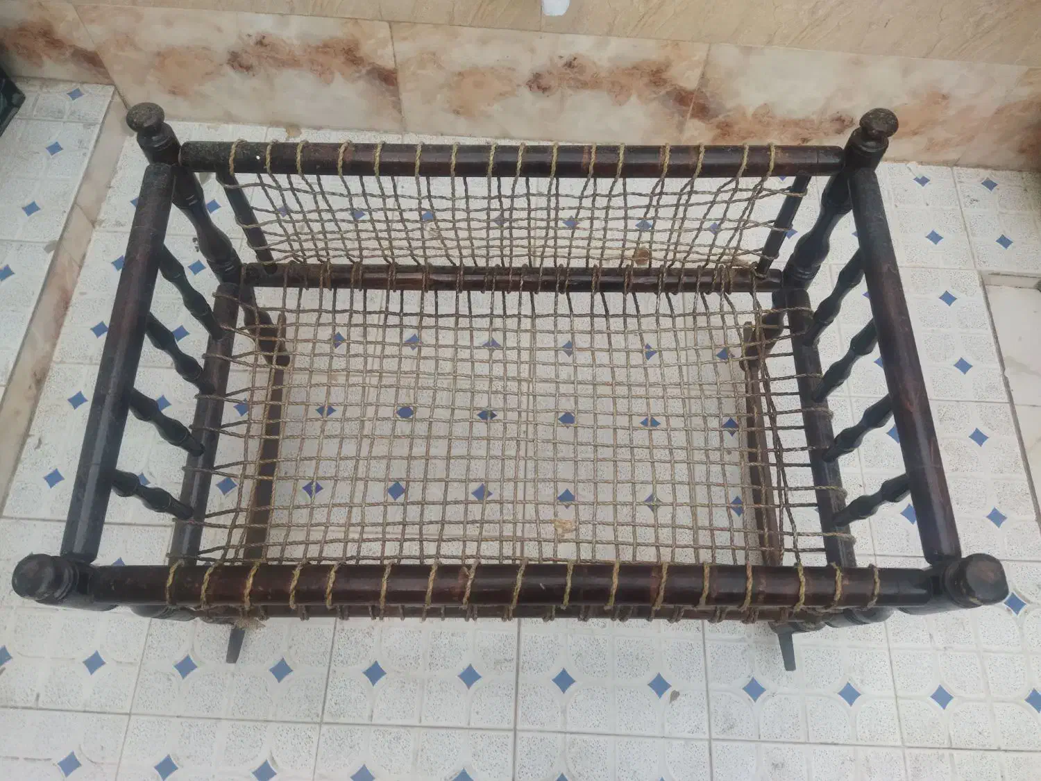 گهواره چوبی|اسباب و اثاث بچه|خمینیشهر, |دیوار