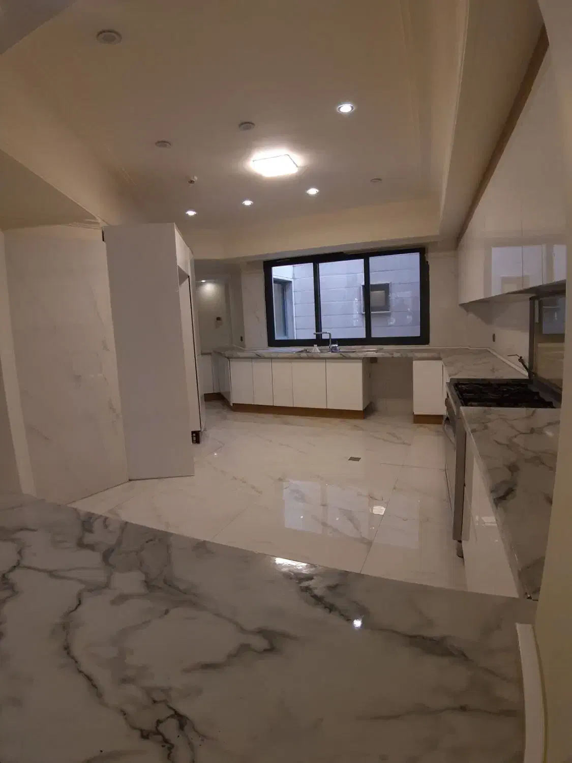 فرشته۲۳۰مترفول نوسازی.نور S/N(اگهی کاملا واقعیست)