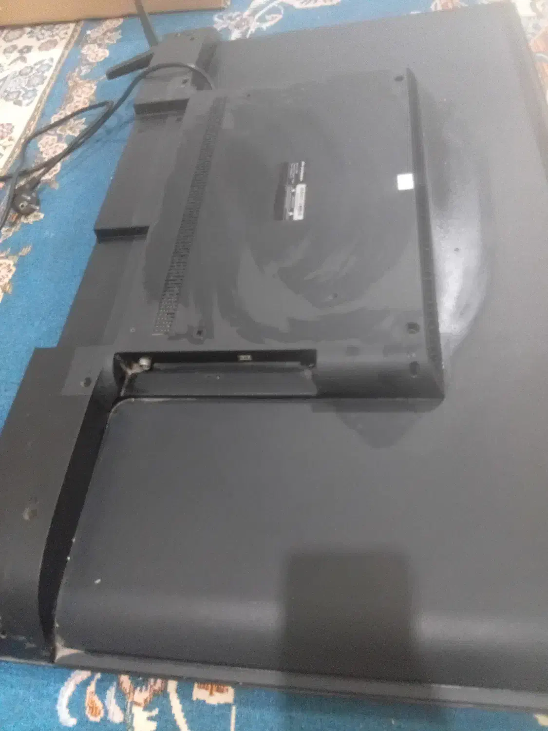 تلویزیون ۴۳ اینچ پرو ویژن با آل ای دی شکسته.روشن|تلویزیون و پروژکتور|نظرآباد, شهرک سید جمال الدین|دیوار