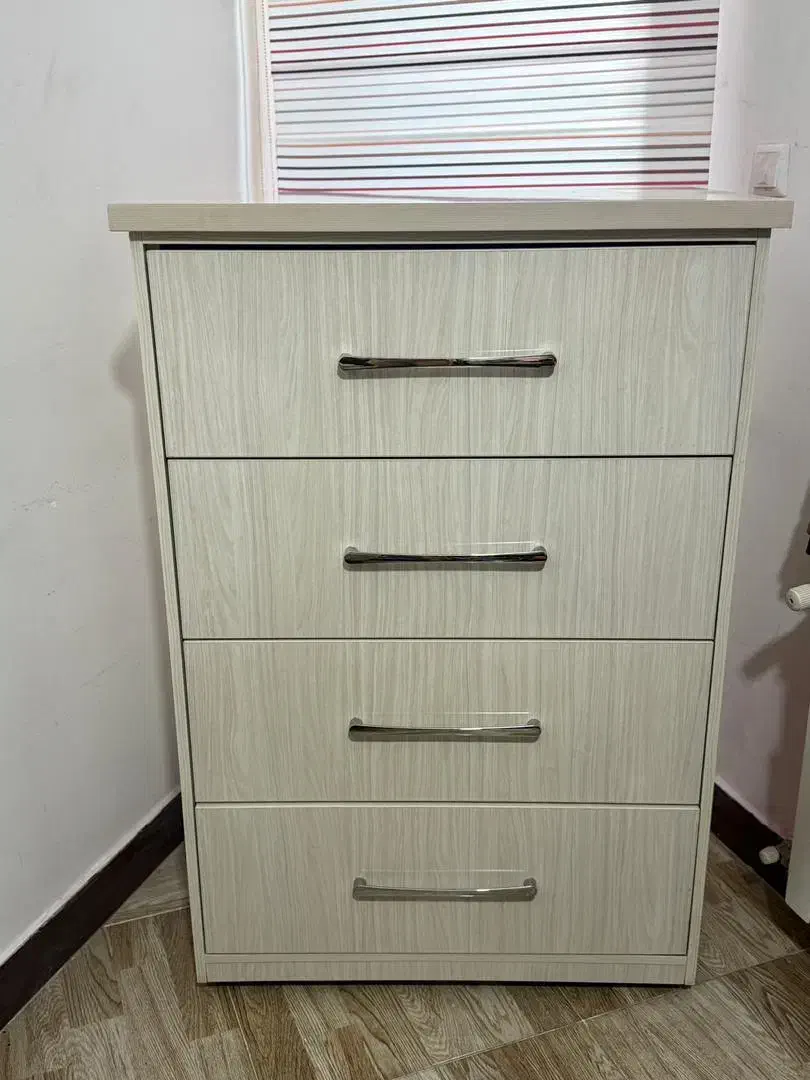 دراور دست ساز چهار کشو|جاکفشی، کمد، دراور|رشت, دباغیان|دیوار