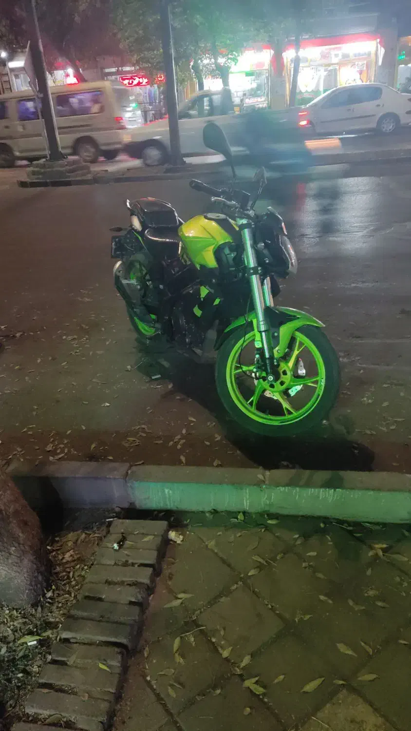 بنلی 250|موتورسیکلت|همدان, |دیوار