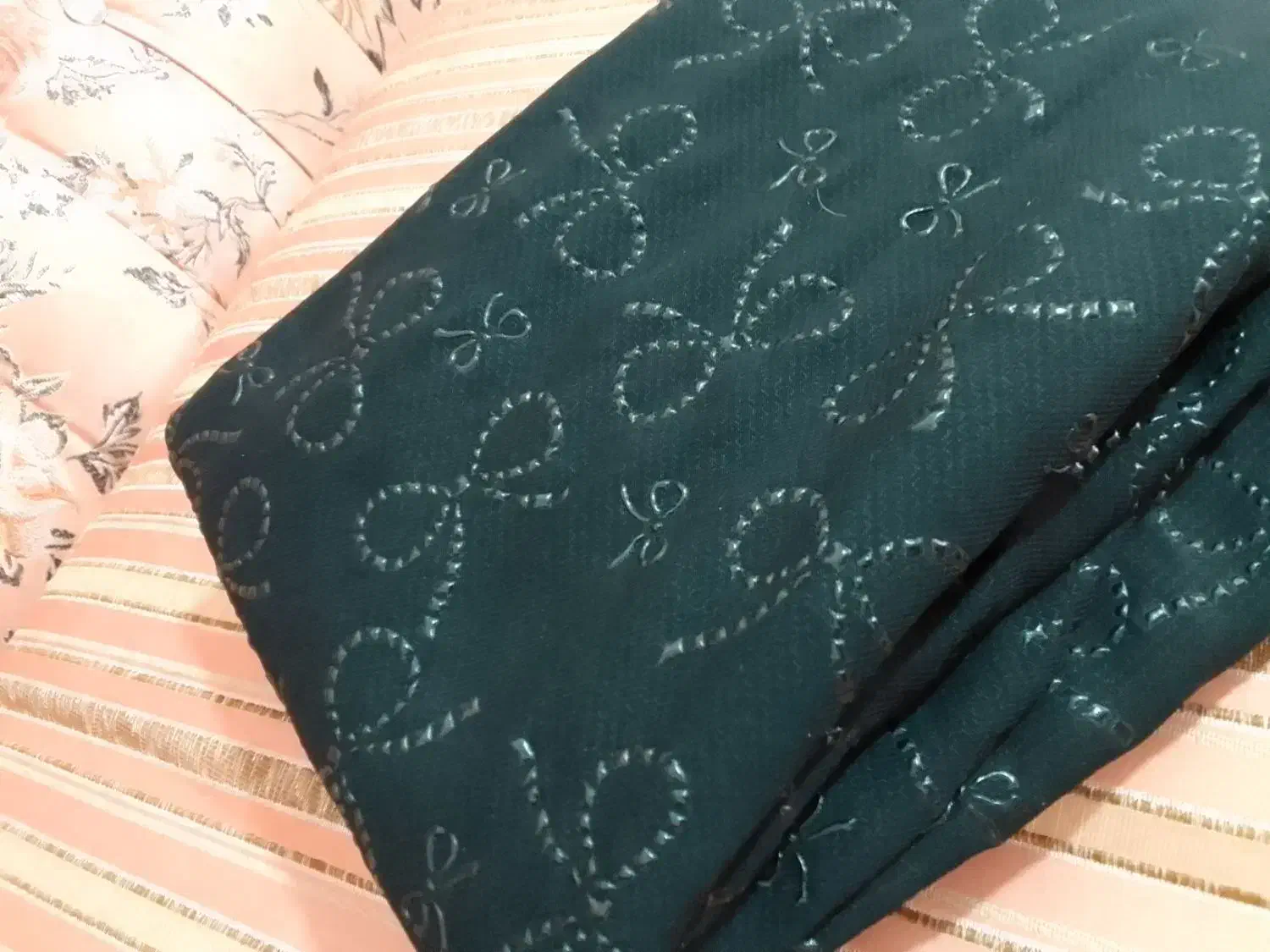 پوشاک|لباس|کوهدشت, |دیوار