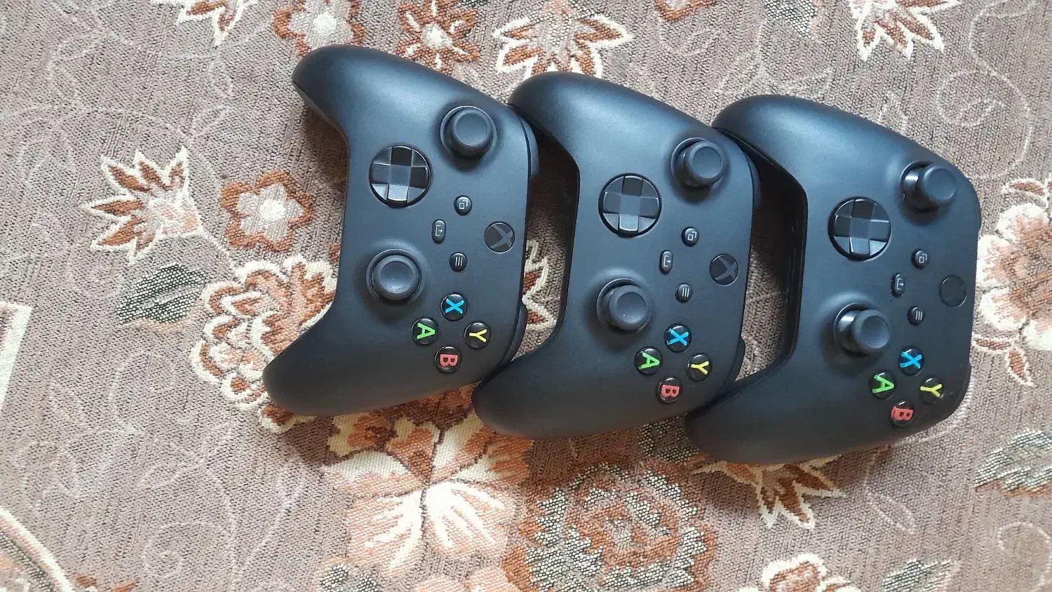 یک عدد دسته Xbox series X در حد نو|کنسول، بازی ویدئویی و آنلاین|بیرجند, |دیوار