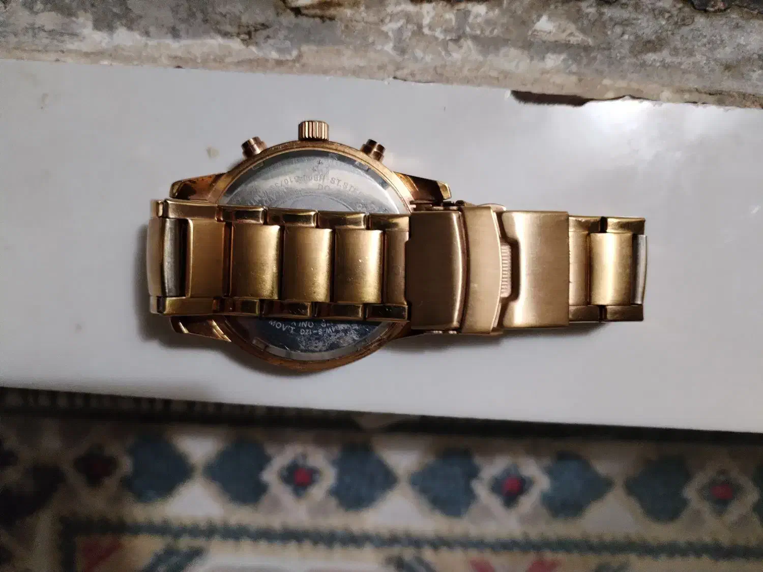 ساعت نو|ساعت|مشهد, ایثارگران|دیوار