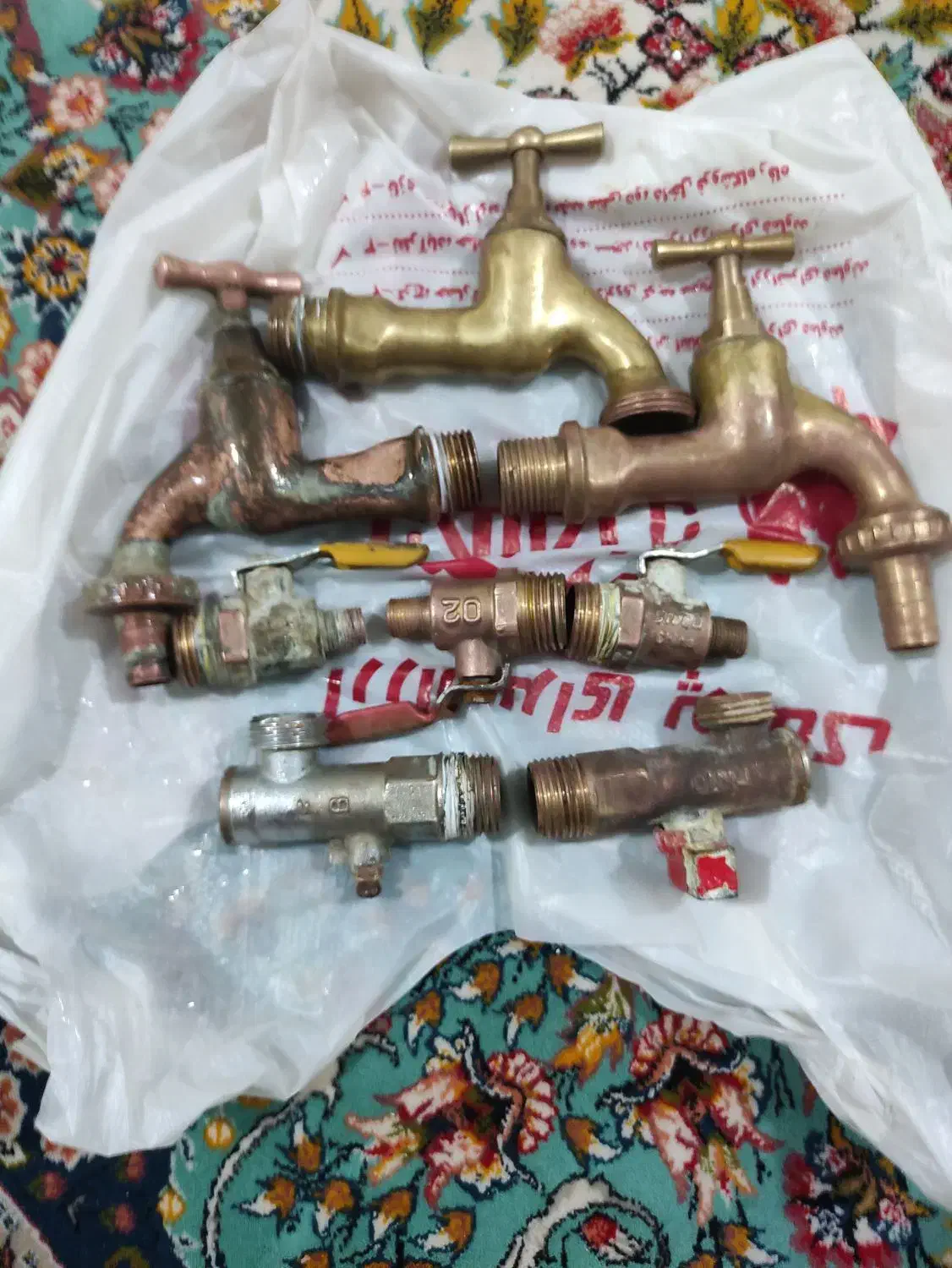شیرآلات برنجی قدیمی دست دوم|مصالح و تجهیزات ساختمان|تهران, چهارصد دستگاه|دیوار