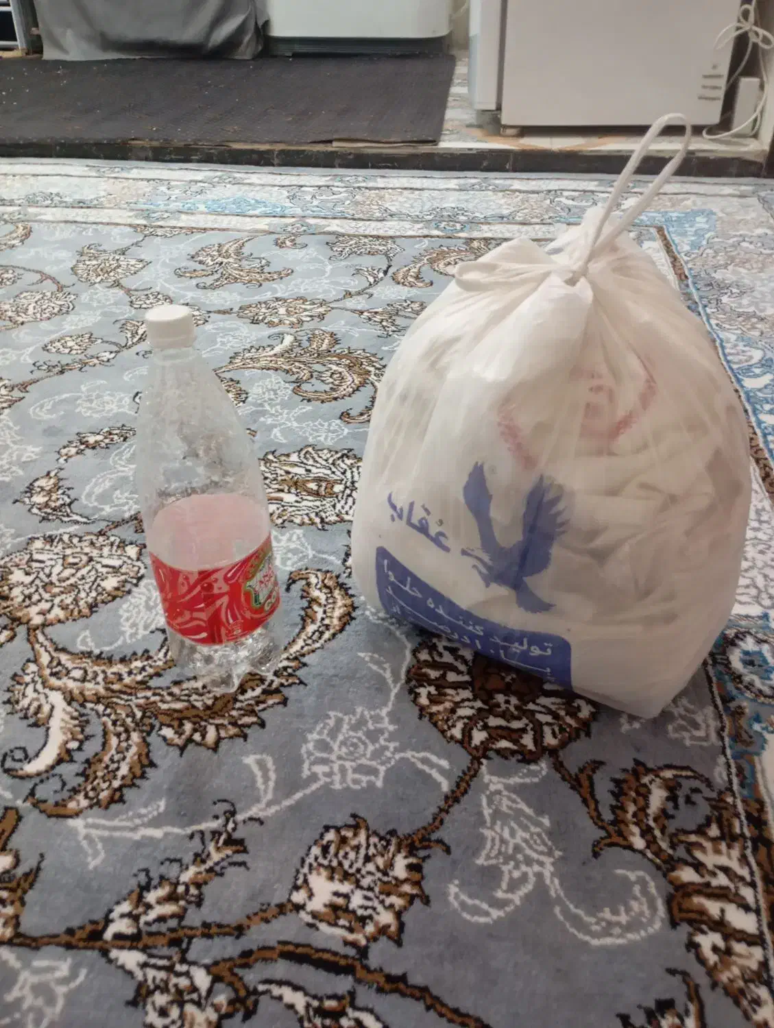 کیسه خالی و بطری یک نیم فروشی دارم|ظروف نگهدارنده، پلاستیکی، یکبارمصرف|زابل, |دیوار