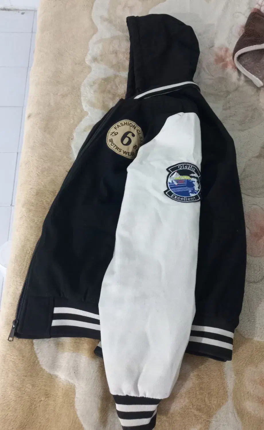 کاپیشن|کفش و لباس بچه|دهدشت, |دیوار