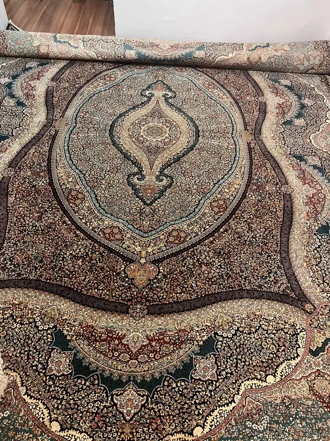 فرش ۱۲ متری|فرش|پرند, فاز ۵|دیوار