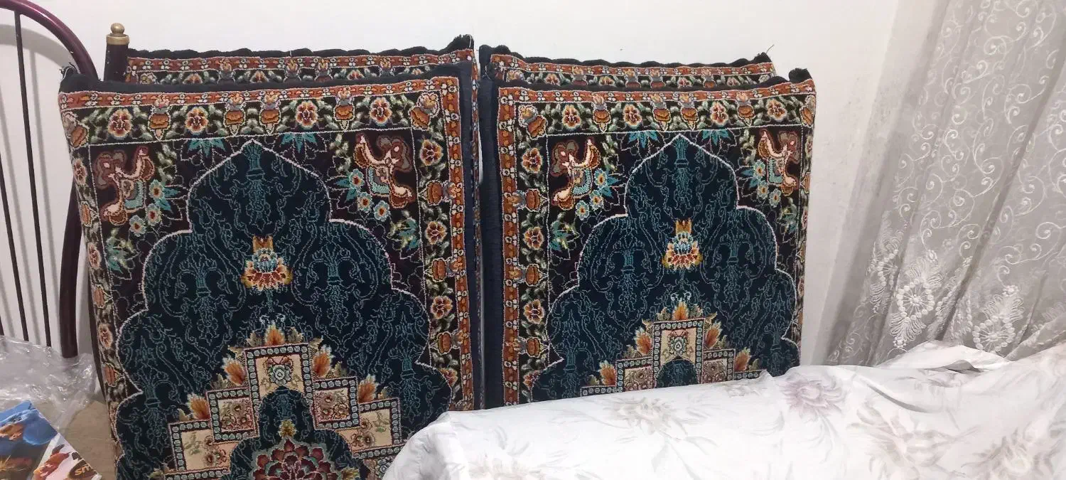 پشتی سرمه ای|پشتی|مشهد, پنجتن|دیوار